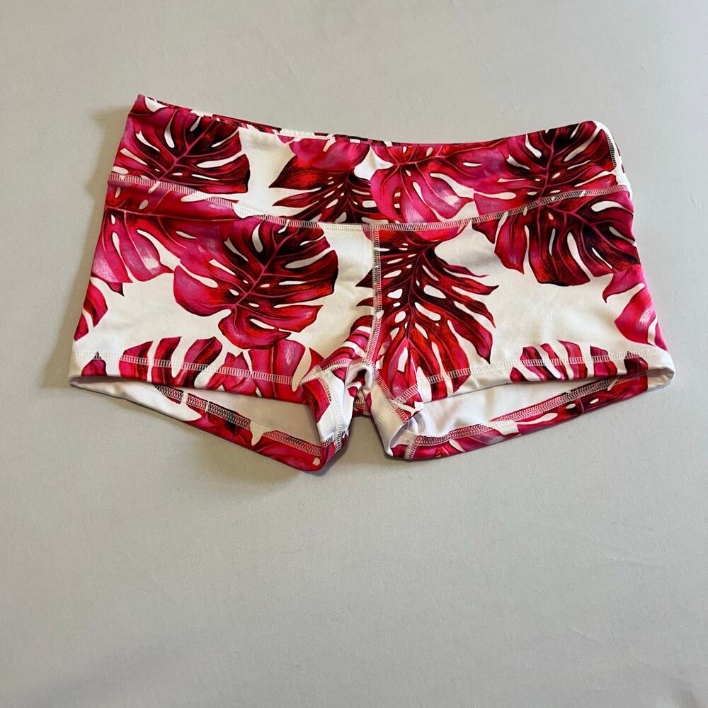 Fleo Pink Monstera OG booty shorts L